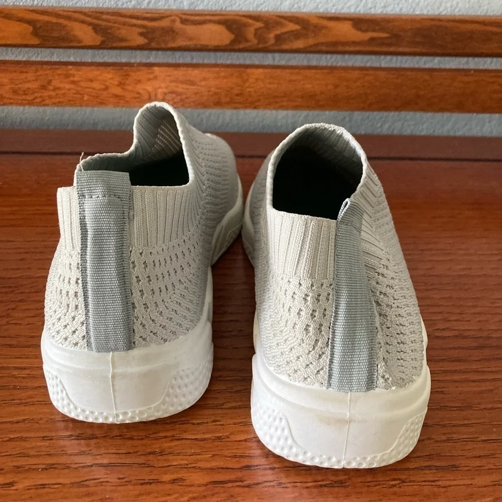 Slip on tennis shoes size EU 43 Gray